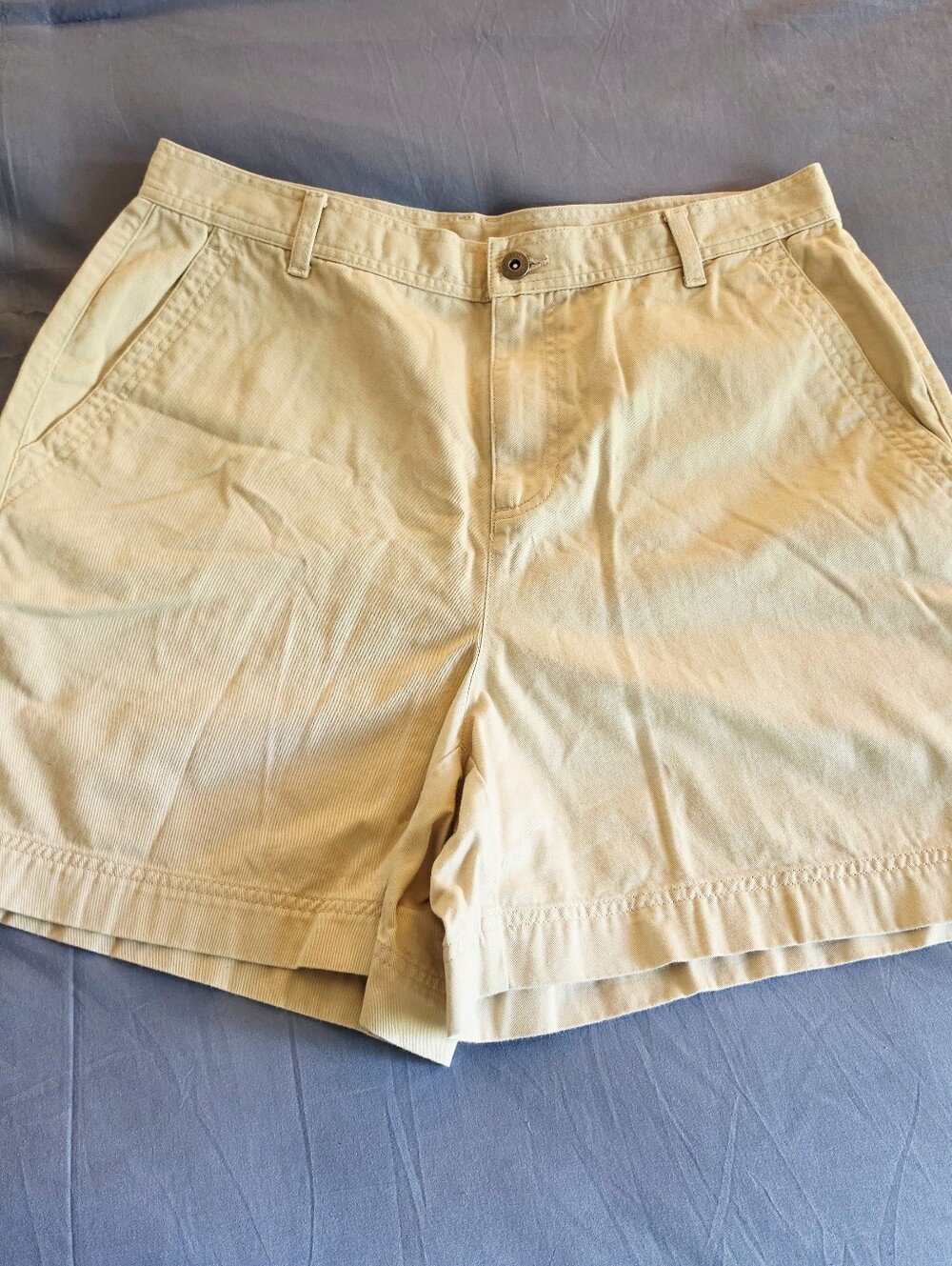 Vtg. Liz Claiborne Lizwear Women Beige Khaki Chino Shorts Flat Front 31" Waist